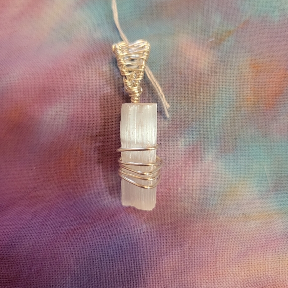 Handmade wire wrapped selenite pendant - Picture 2 of 3